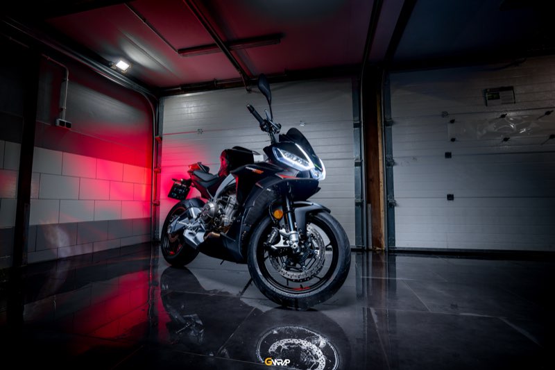 Motocykl sportowy z folia ochronna PPF w studio GWrap - profesjonalna ochrona jednosladu, Przyjmo k. Kielc