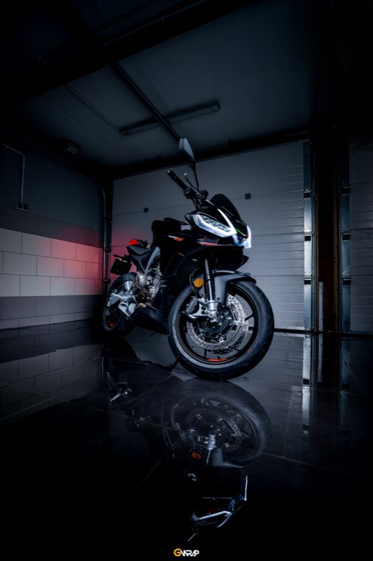 Motocykl sportowy zabezpieczony folia ochronna PPF w studio GWrap - ochrona jednosladu, Przyjmo k. Kielc